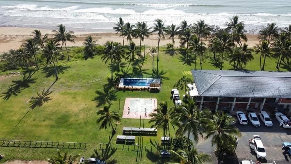 Sarina Beach Motel Grasstree Beach 외부 사진