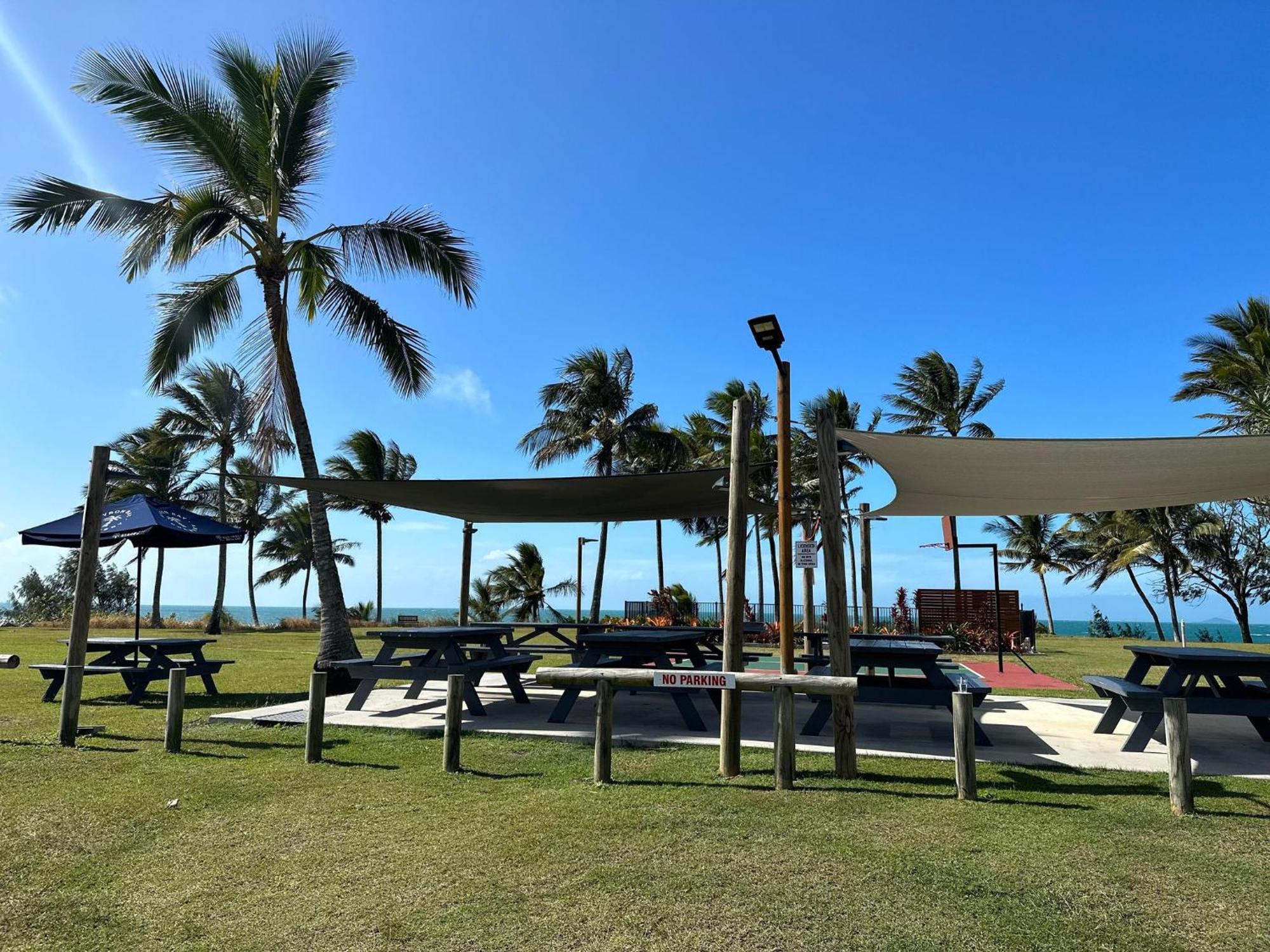 Sarina Beach Motel Grasstree Beach 외부 사진