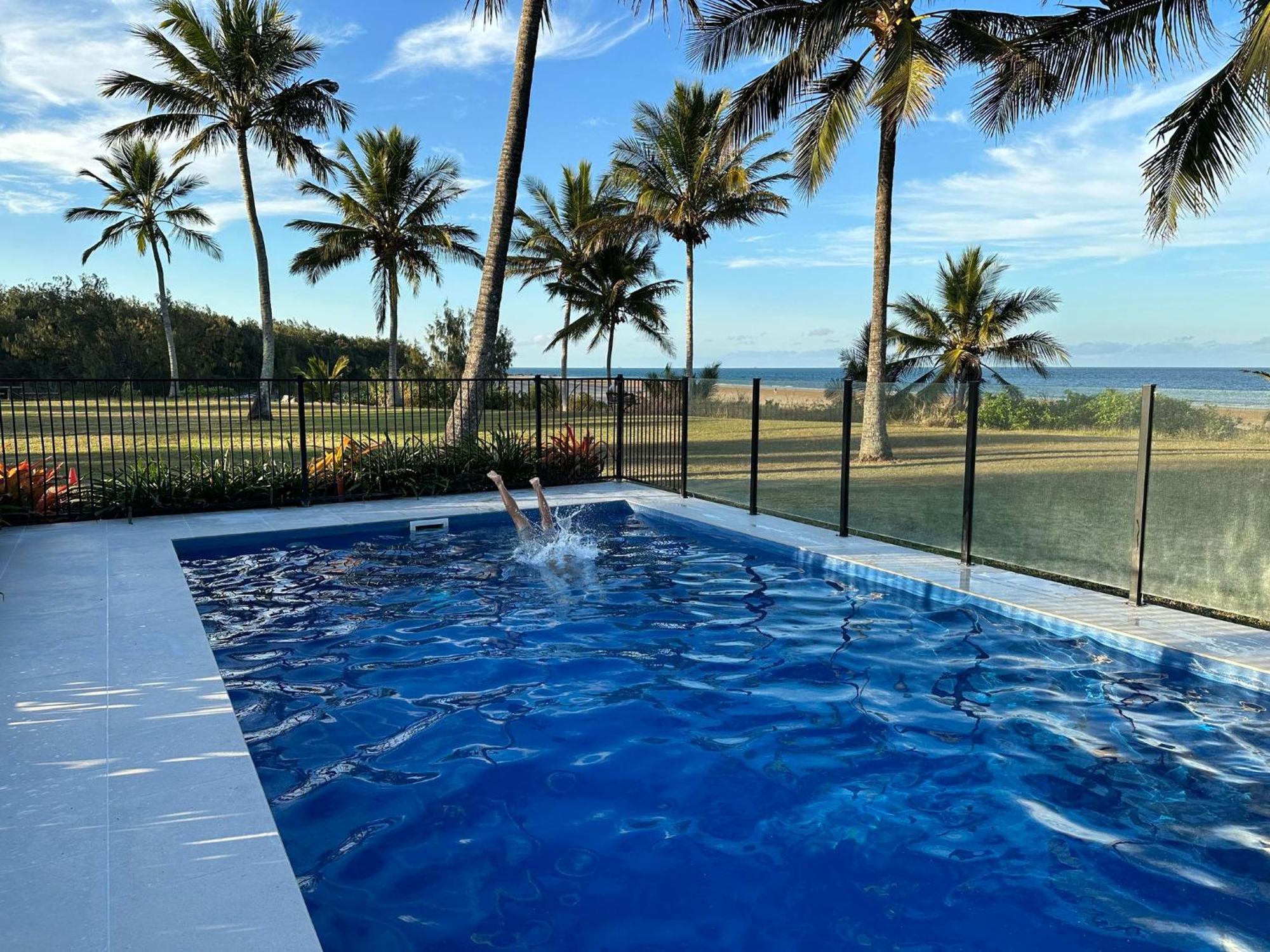 Sarina Beach Motel Grasstree Beach 외부 사진